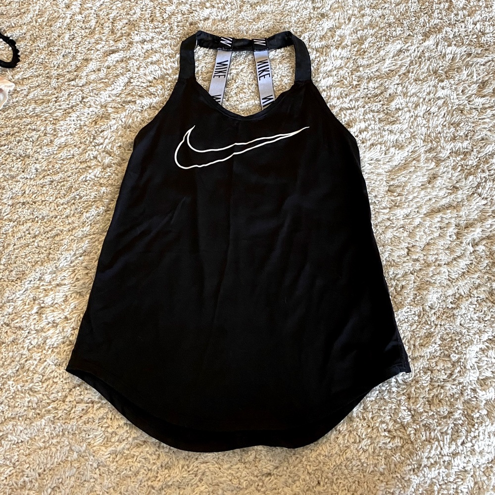 Athletic shirt